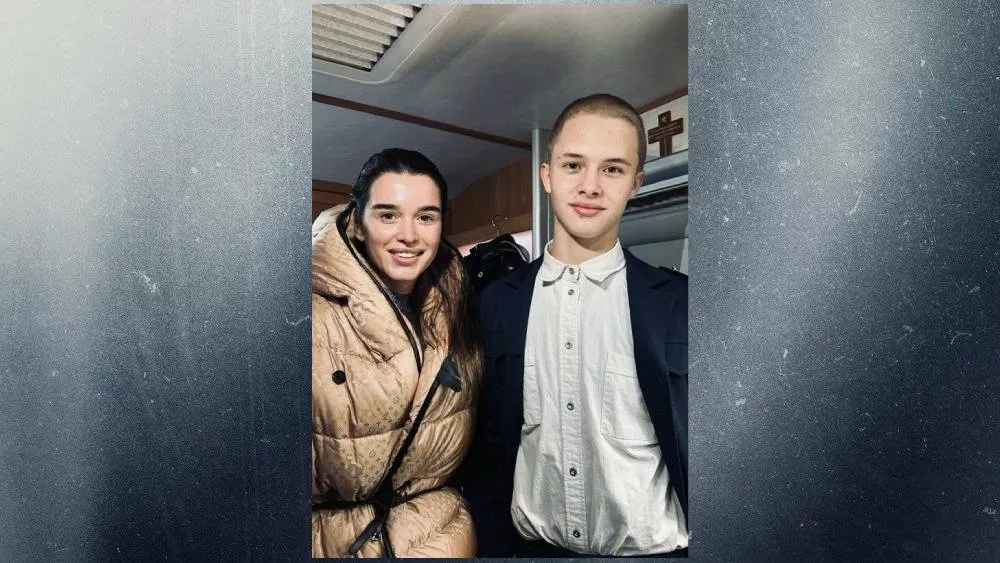 Ксения Бородина познакомилась с юным актером Леоном Кемстачем, сыгравшим роль Пальто в "Слове пацана"