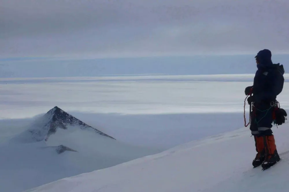 Путешественник пропал на Аляске в поисках чёрной пирамиды