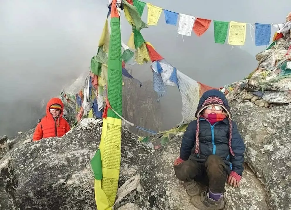 Четырехлетняя девочка забралась на Эверест и тем самым установила новый мировой рекорд