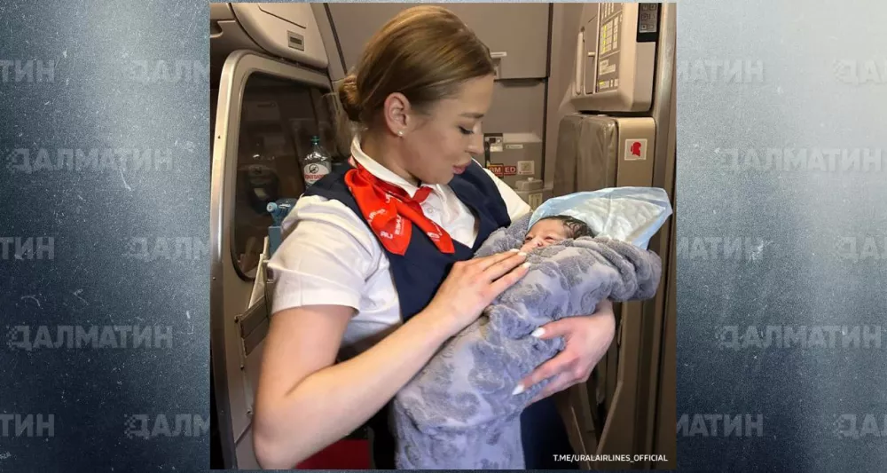 На борту рейса Москва-Душанбе родился ребенок