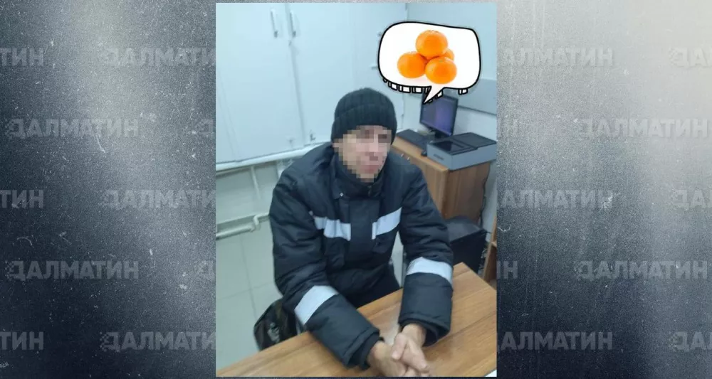 Мужик в Новосибирске упорно пытался украсть из магазина одну мандаринку