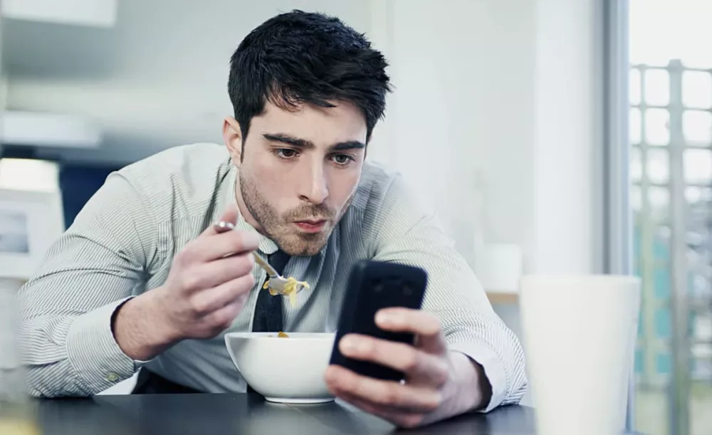 Сколько времени можно сидеть в смартфоне без вреда для здоровья
