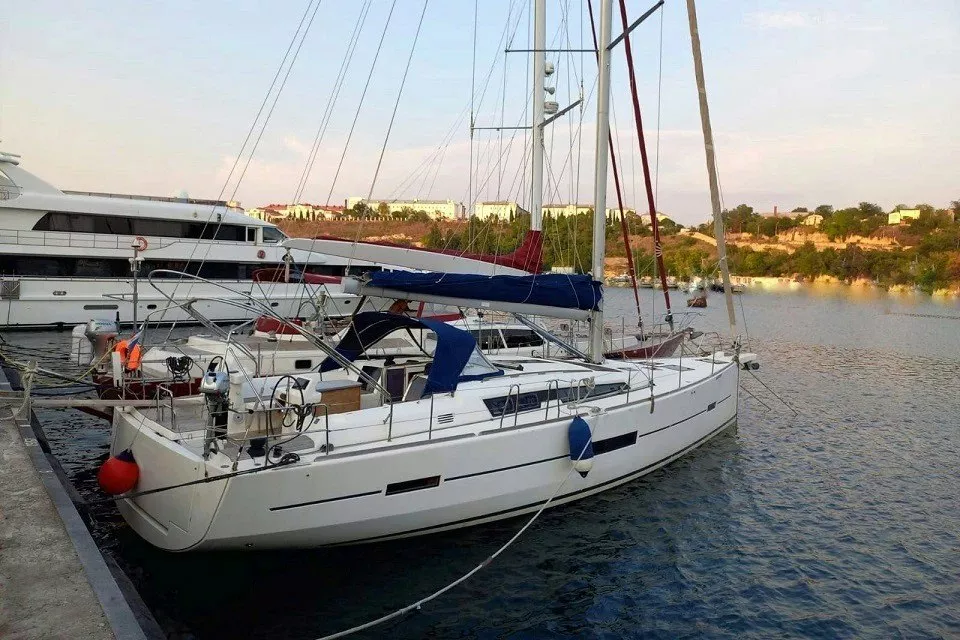 Российские туристы сделали бизнес на яхте, которую угнали во время отдыха на Карибах