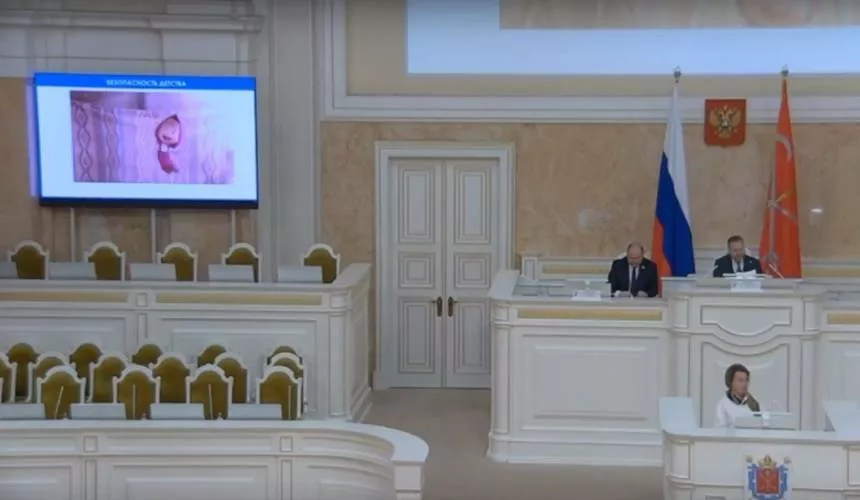 В ЗакСе Петербурга раскритиковали мультики «Скибиди-туалет» и «Маша и Медведь»