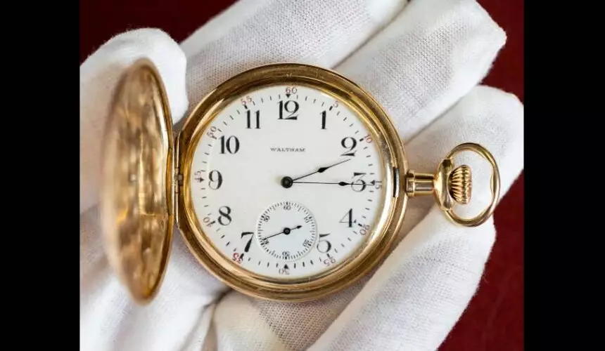 Золотые часы с "Титаника", проданы на аукционе в Британии почти за $1,5 млн.