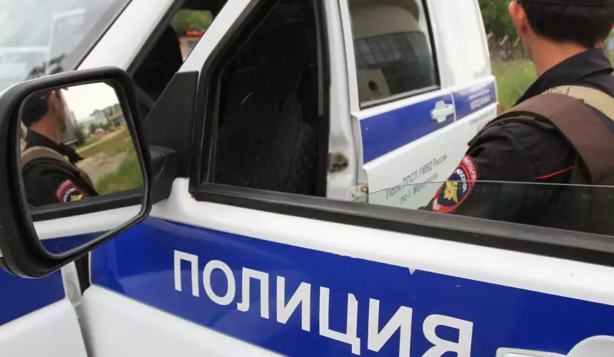 В Дагестане школьник пытался убить полицейского, пока ехал с ним в машине